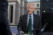 东平宏观经济学教授兼实践者Stanley Fisher逝世 曾培养全球多位经济决策者